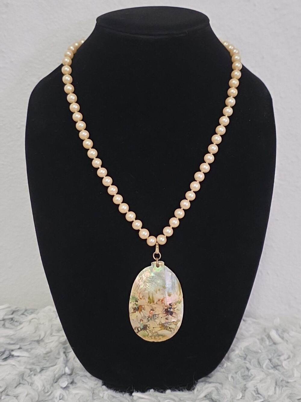 Vintage Antique Hand Painted Mother of Pearl Oval Pendant Glass Pearl Necklace
